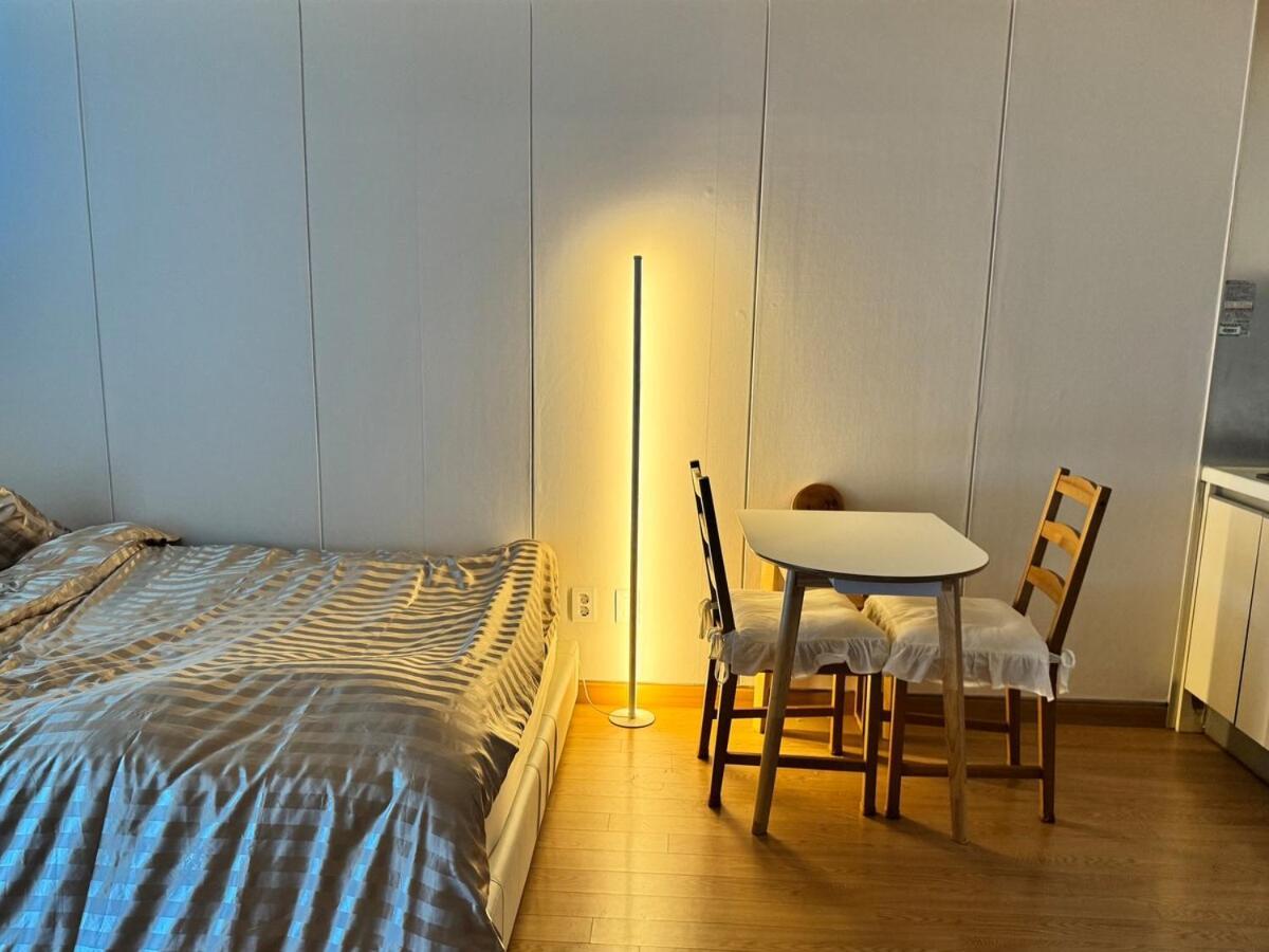 Gangnam View & Balcony Apartment *